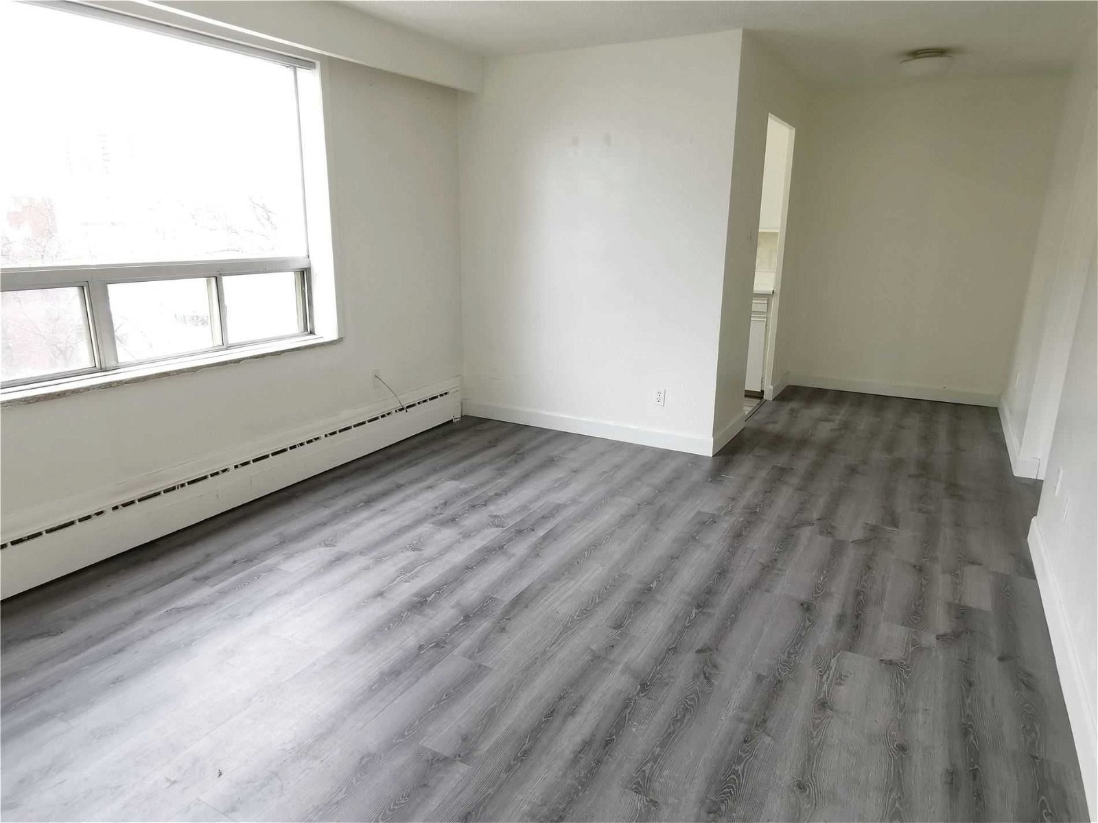 11 Churchill Ave, unit 205 for rent - image #5