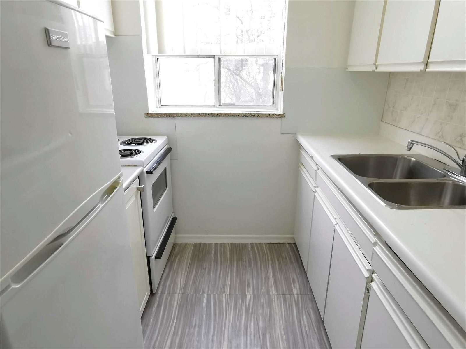 11 Churchill Ave, unit 205 for rent - image #7