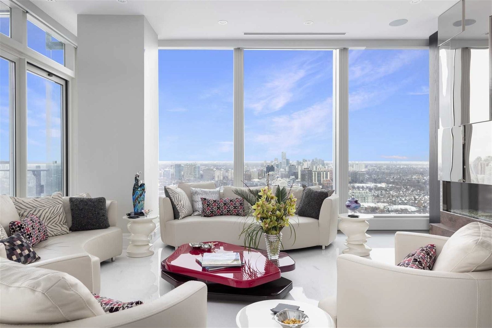 50 Yorkville Ave, unit 4001 for sale - image #3