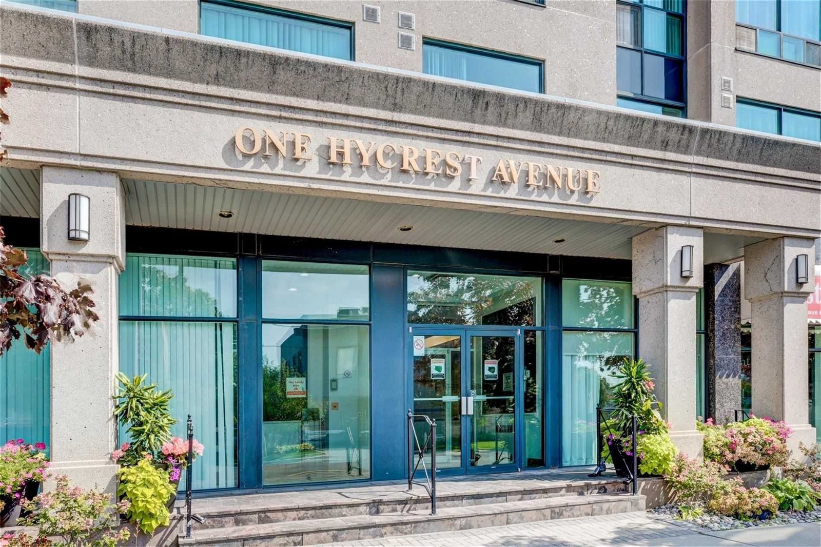 1 Hycrest Ave, unit 808 for sale - image #3