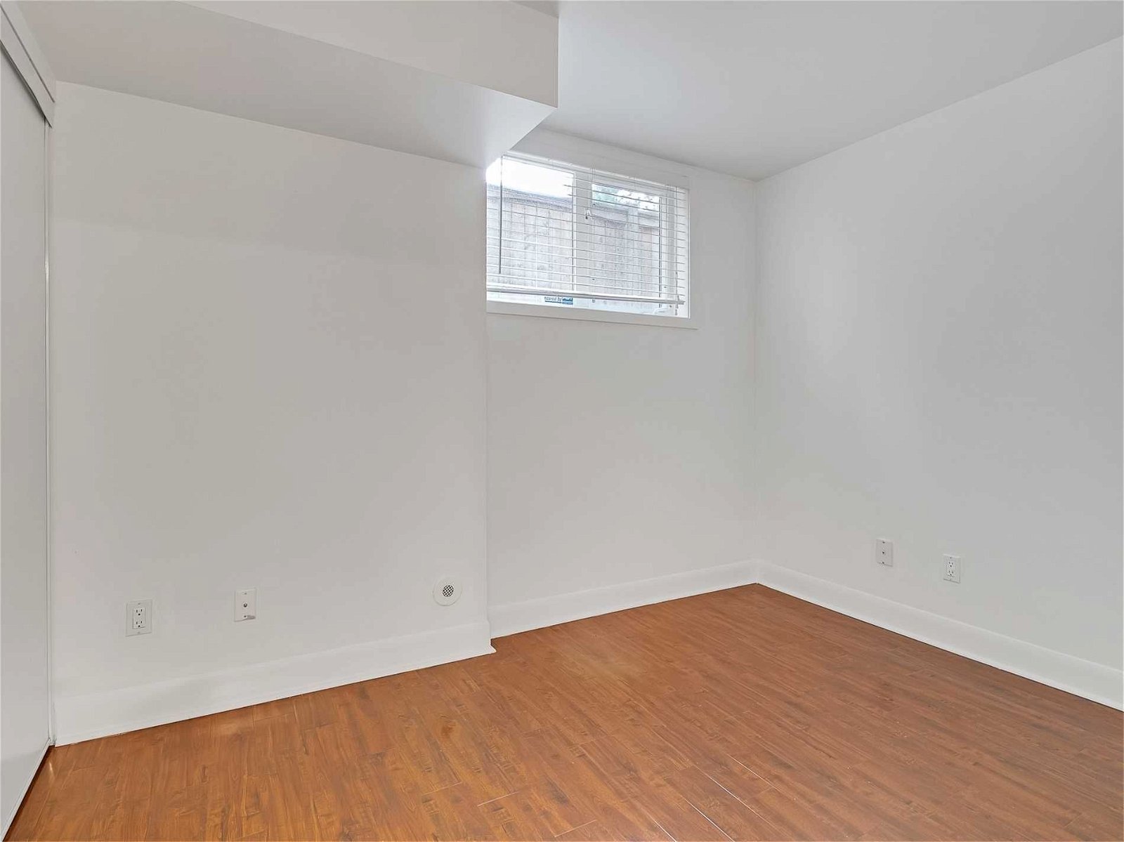 415 Jarvis St, unit 161 for rent - image #17