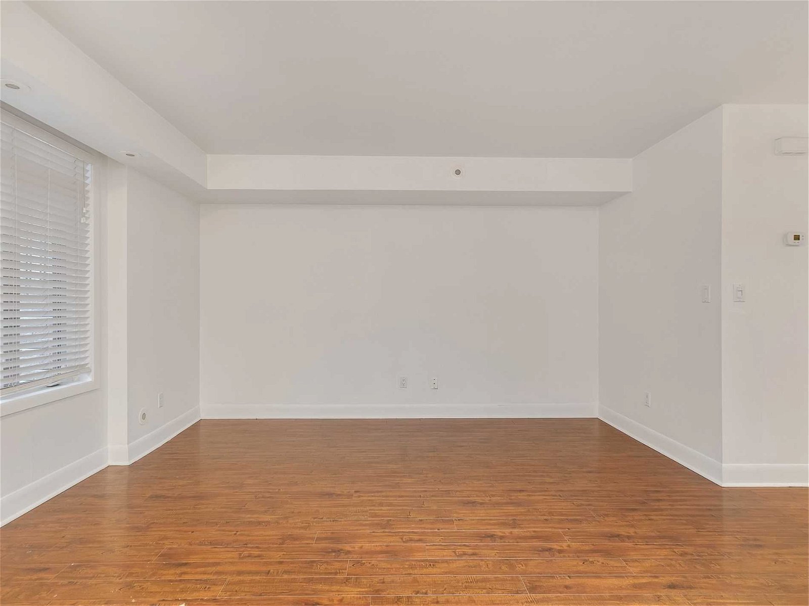 415 Jarvis St, unit 161 for rent - image #3