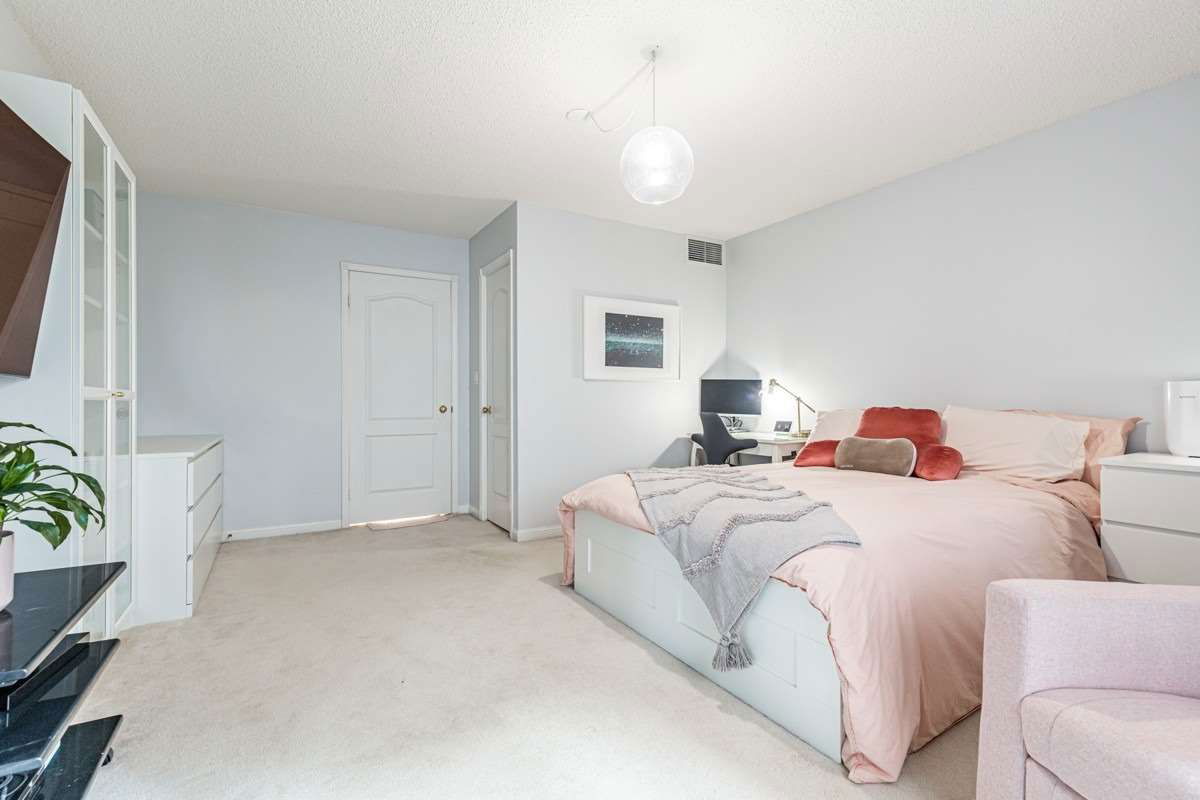 28 Sommerset Way, unit 1006 for sale - image #26