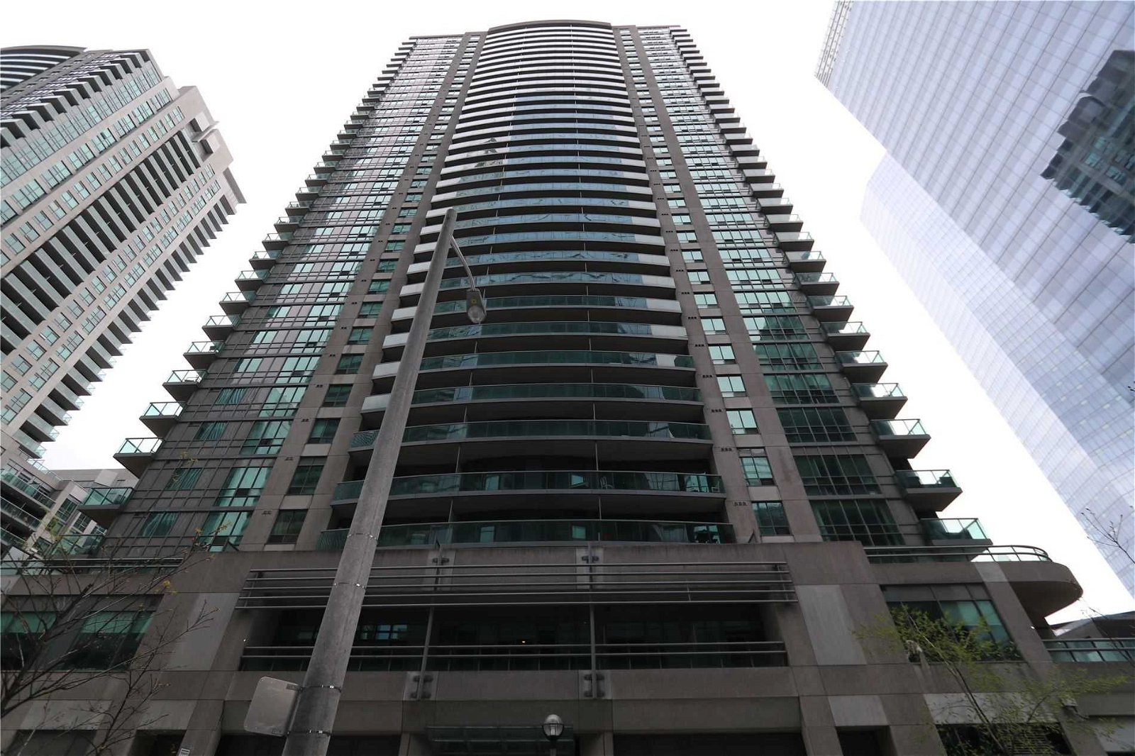 30 Grand Trunk Cres, unit 2903 for rent - image #1