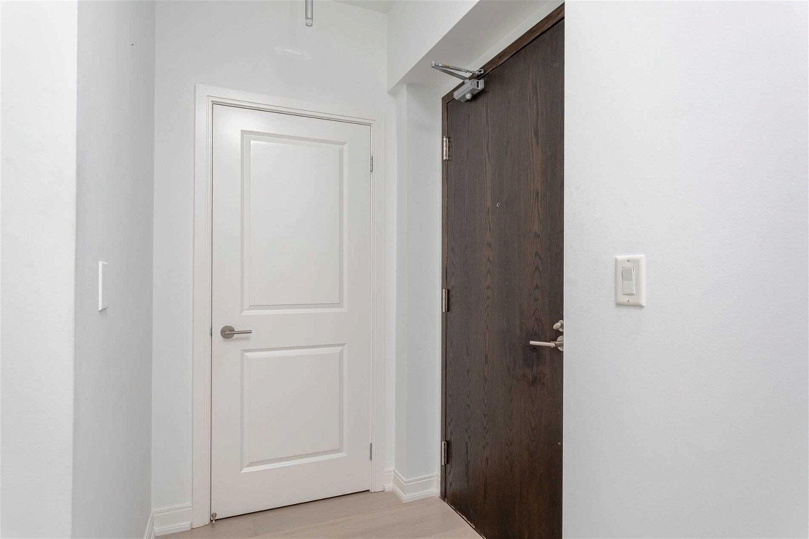18 Yorkville Ave, unit 418 for sale - image #3