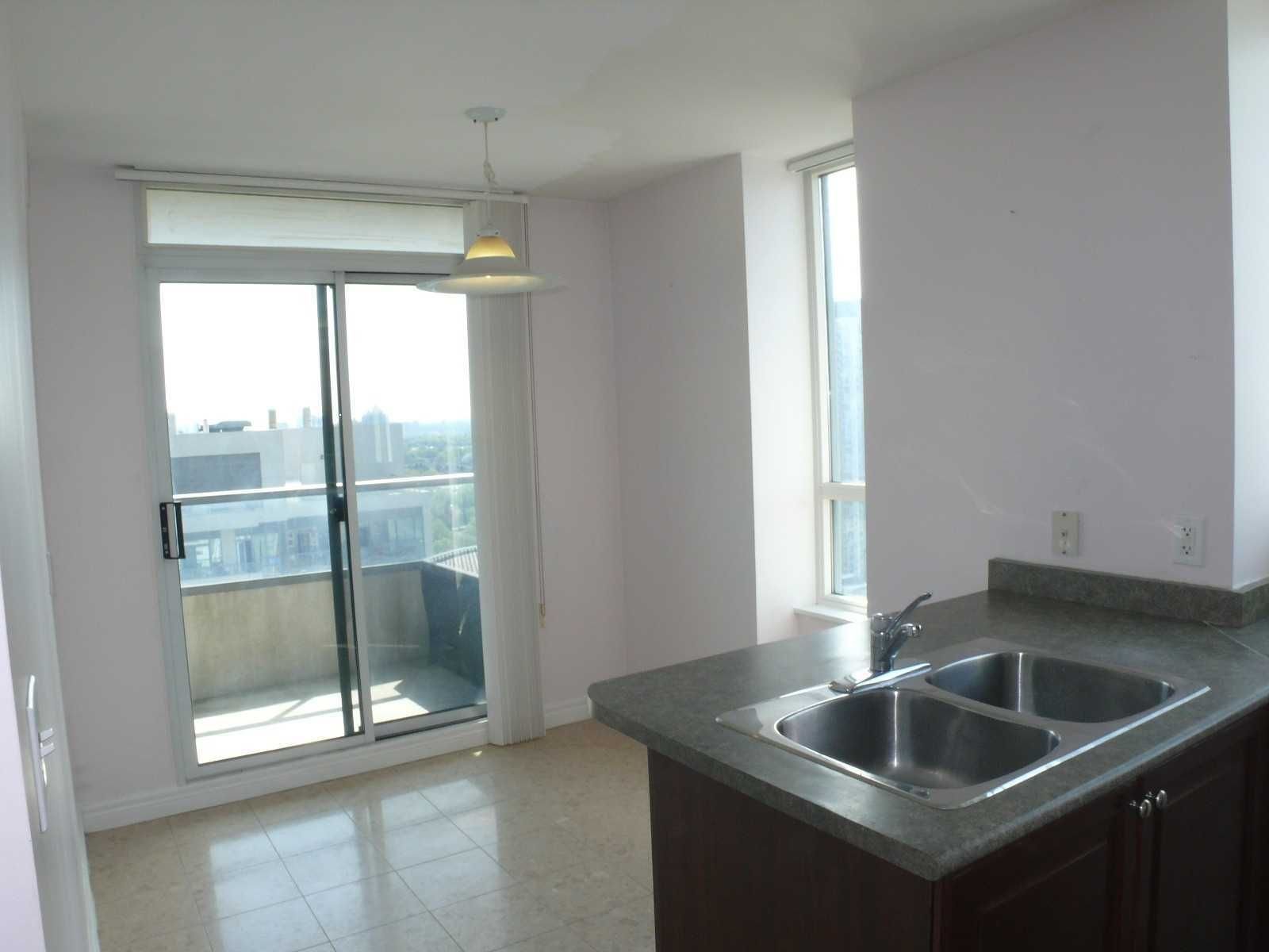 23 Hollywood Ave, unit 3008 for rent - image #12