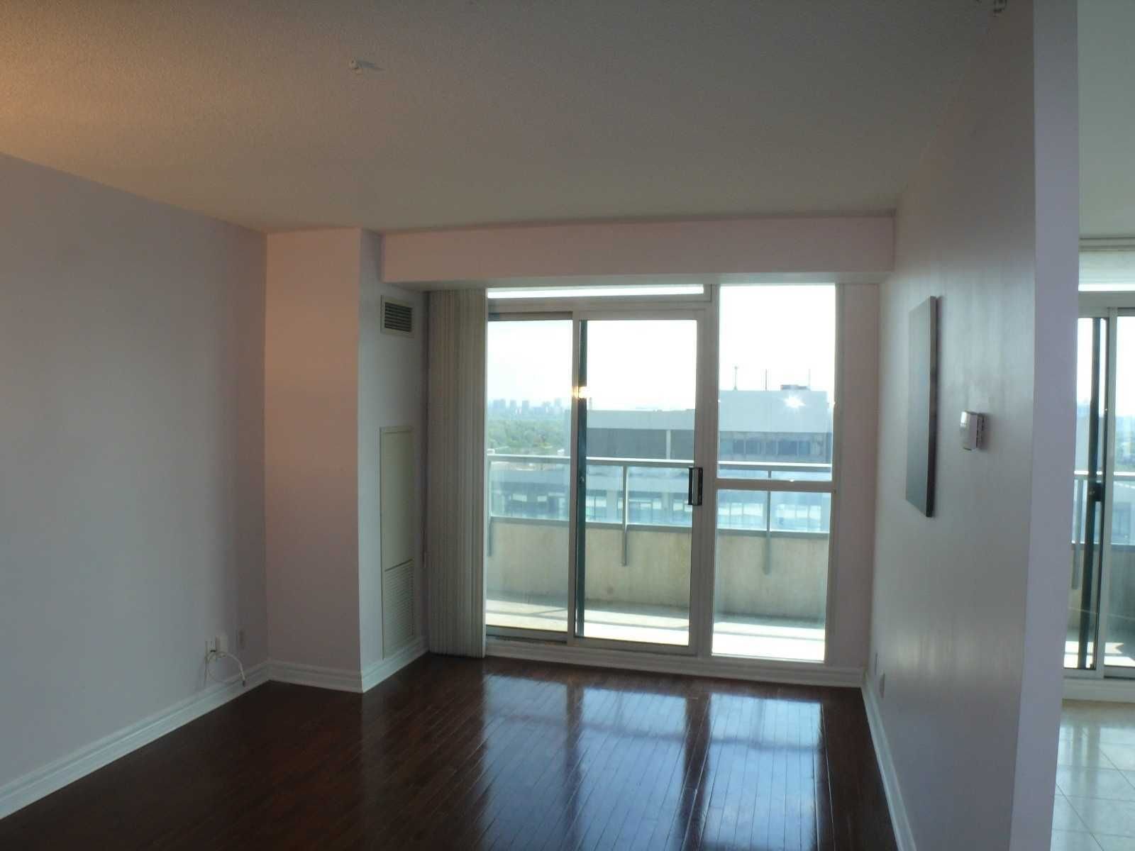 23 Hollywood Ave, unit 3008 for rent - image #3