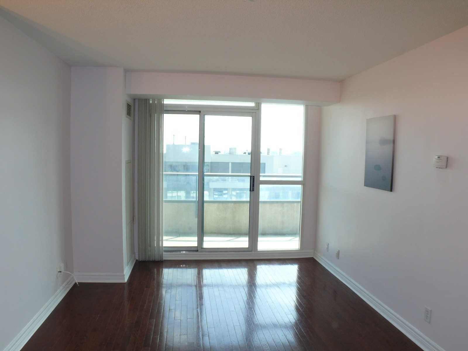 23 Hollywood Ave, unit 3008 for rent - image #4