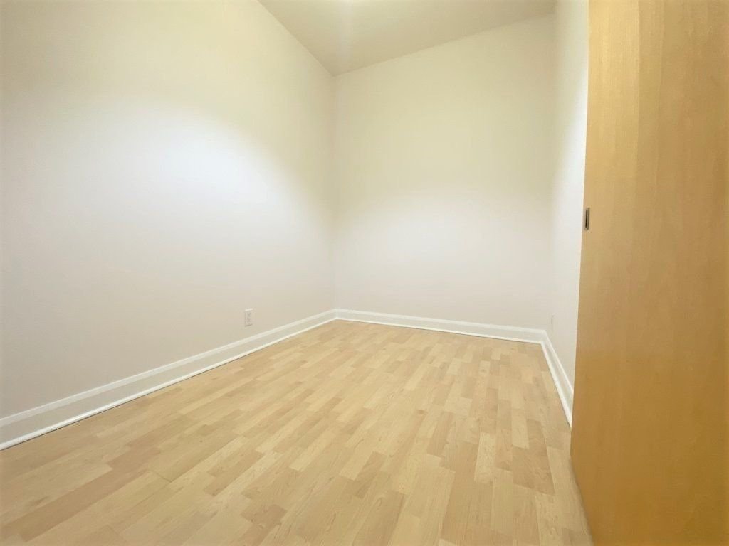 700 King St W, unit 212 for rent - image #20