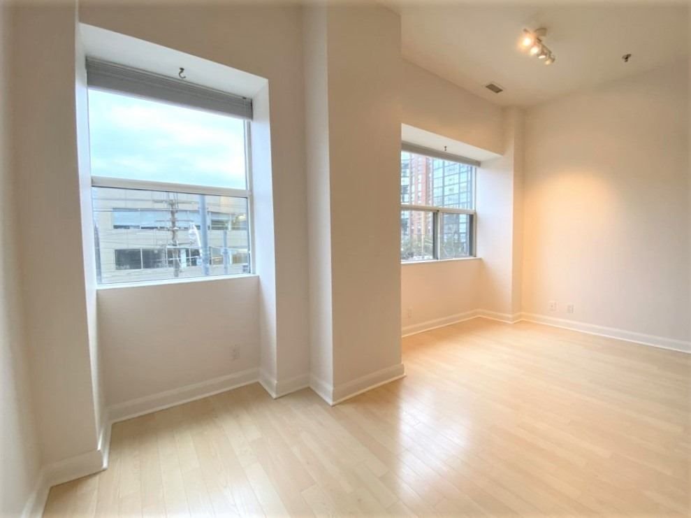 700 King St W, unit 212 for rent - image #4