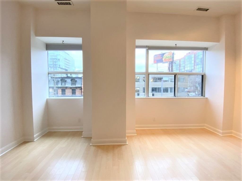 700 King St W, unit 212 for rent - image #5