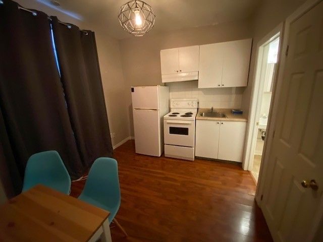 37 Mutual St for rent 