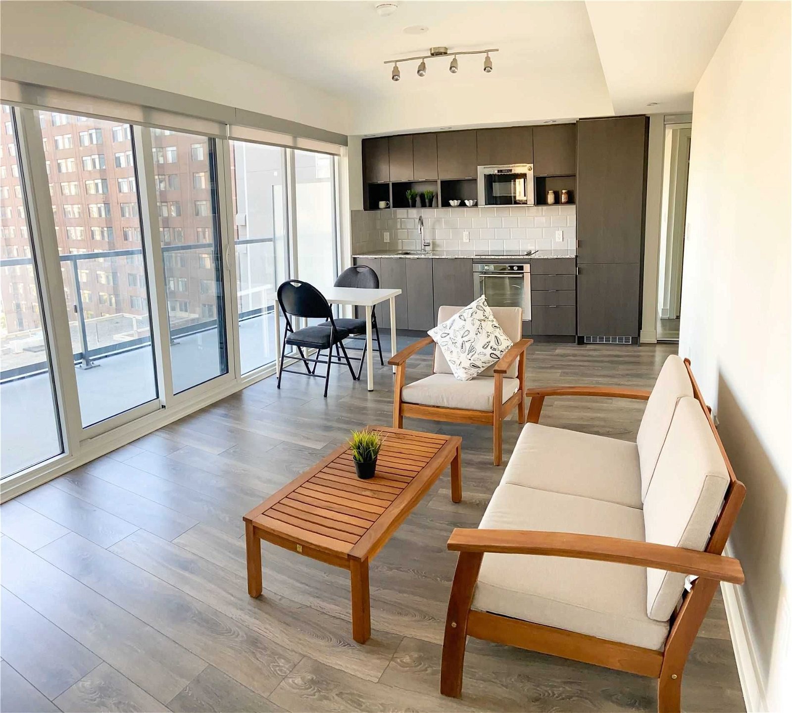 89 Mcgill St, unit 1105 for rent - image #3