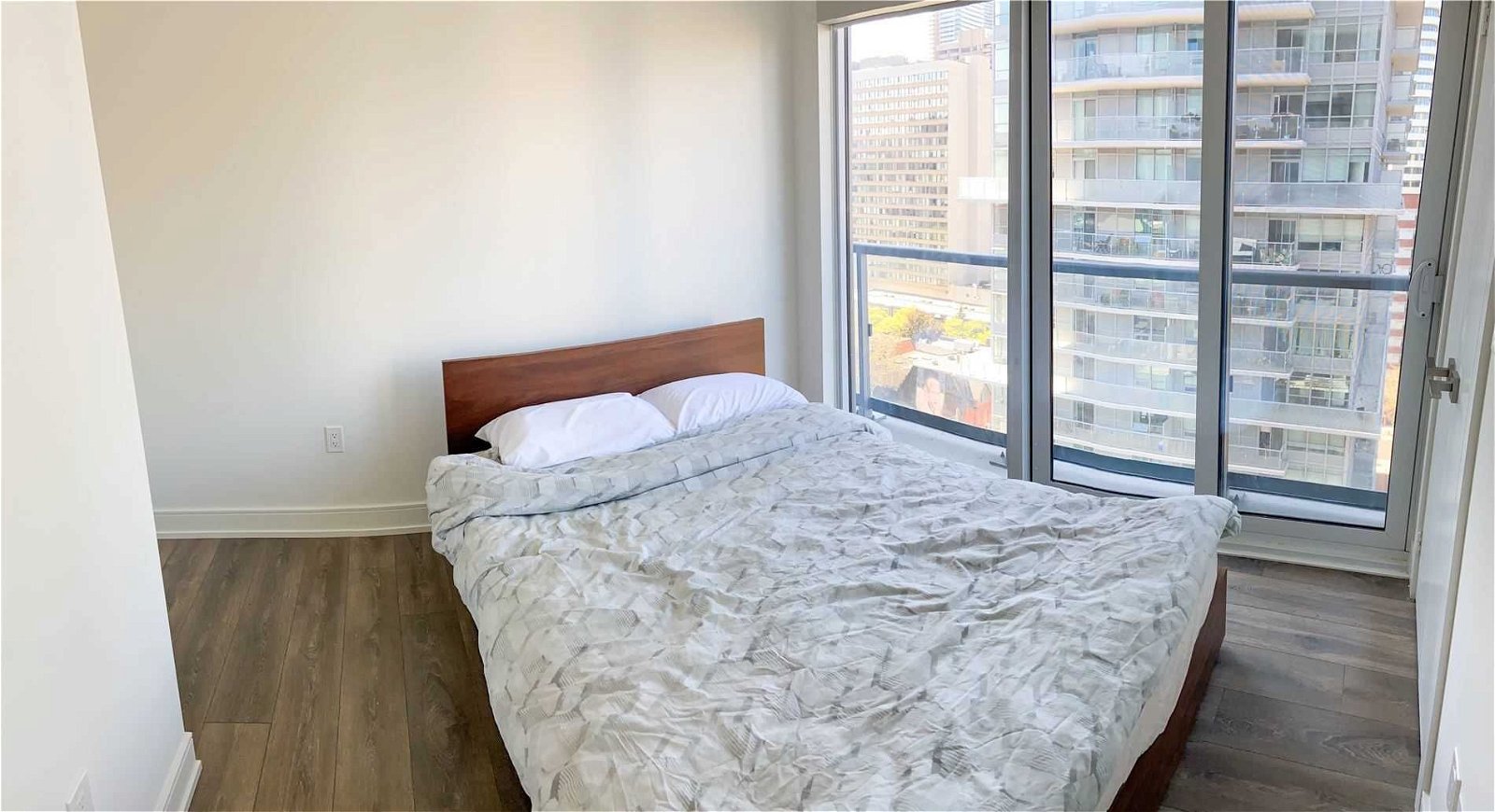 89 Mcgill St, unit 1105 for rent - image #6