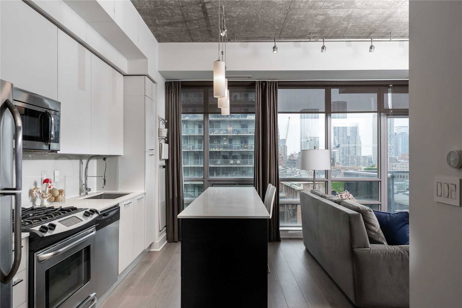 399 Adelaide St W, unit 610 for sale