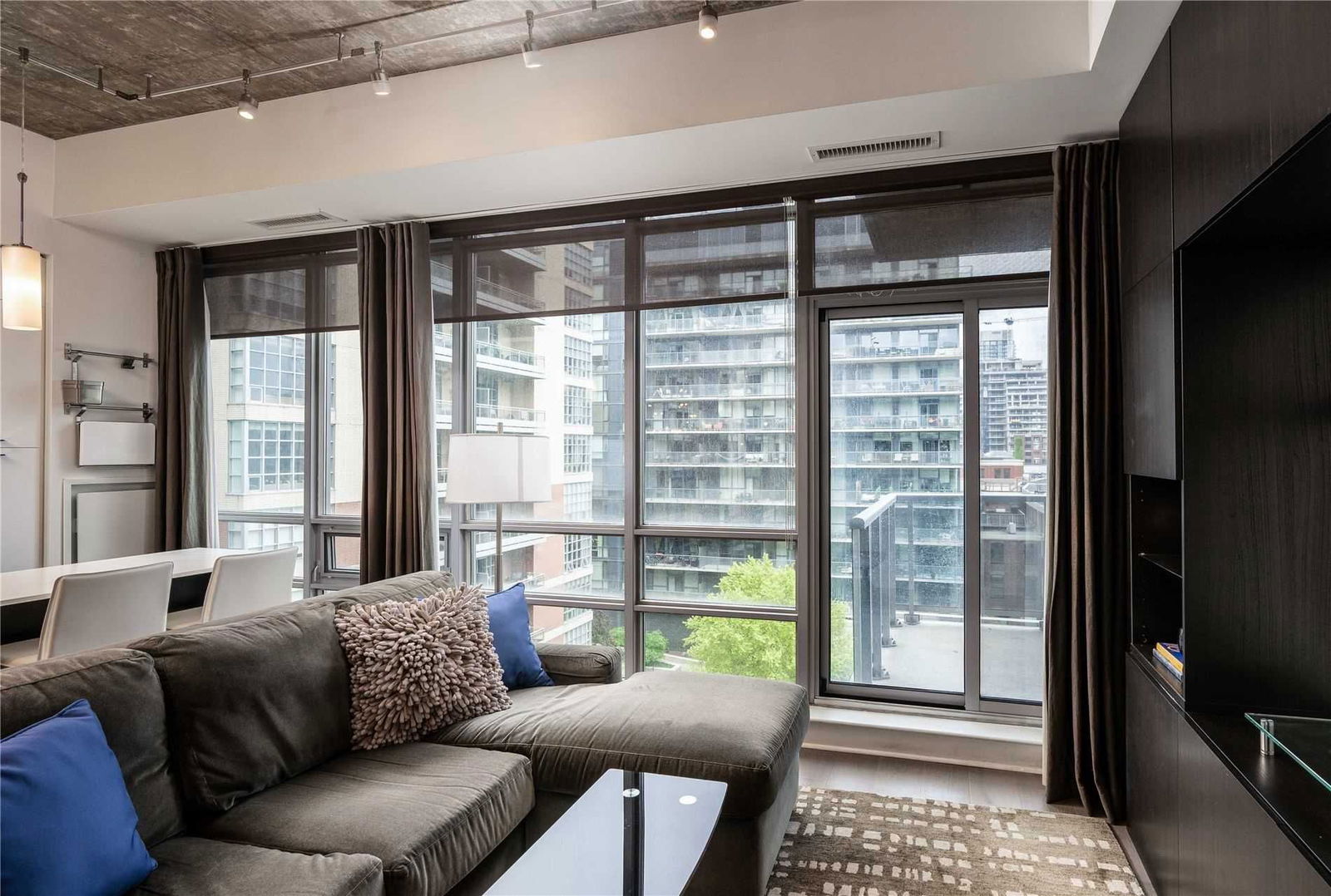 399 Adelaide St W, unit 610 for sale