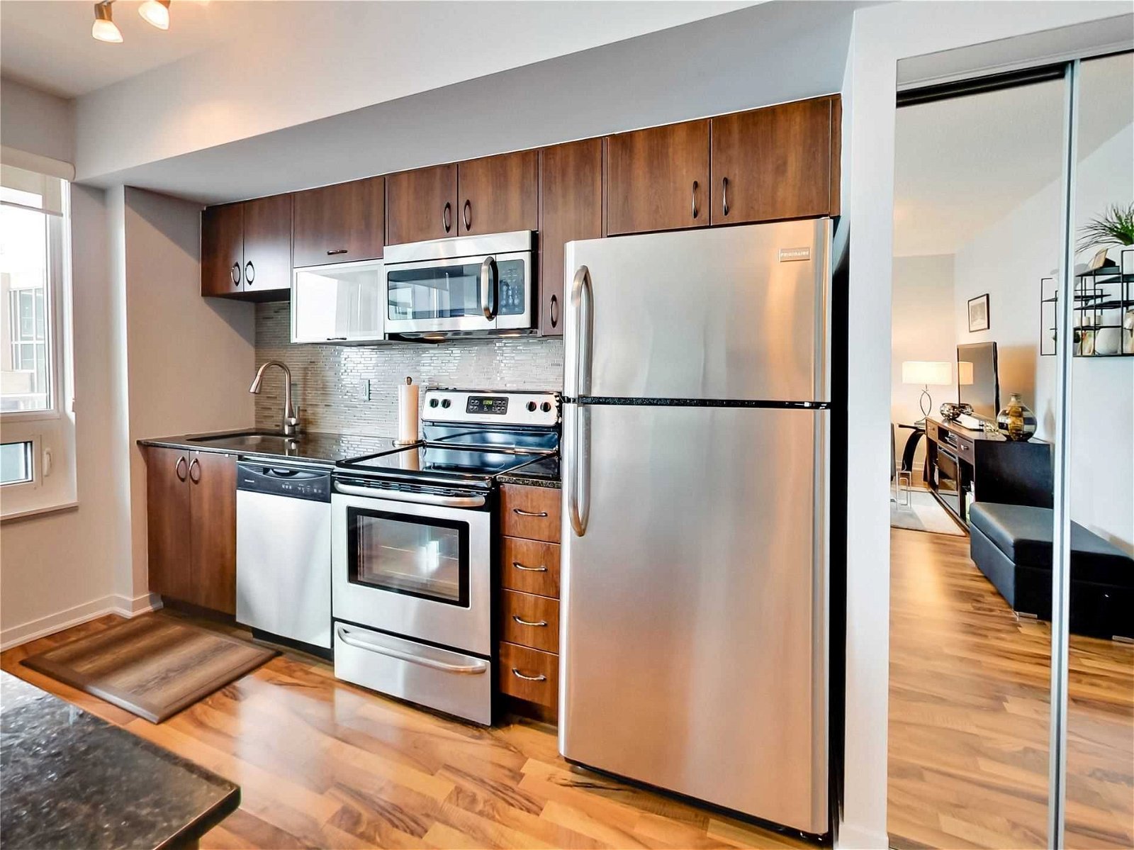 59 East Liberty  St, unit 1101 for rent - image #6