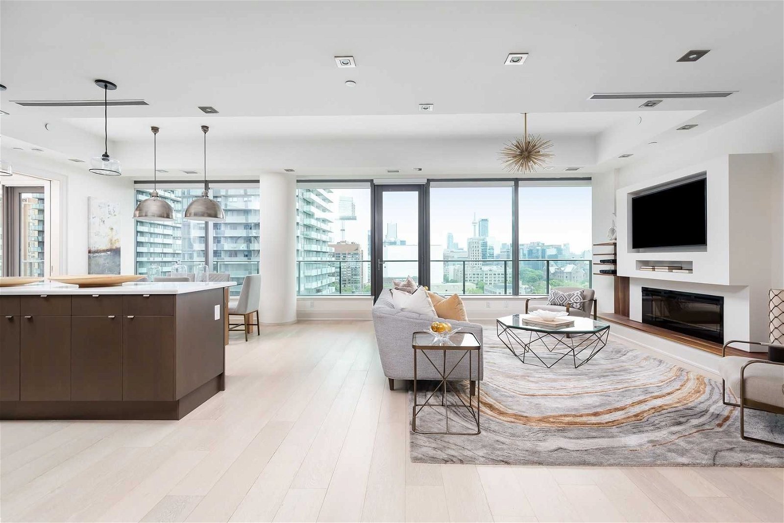 77 Charles St W, unit 1103 for sale - image #5