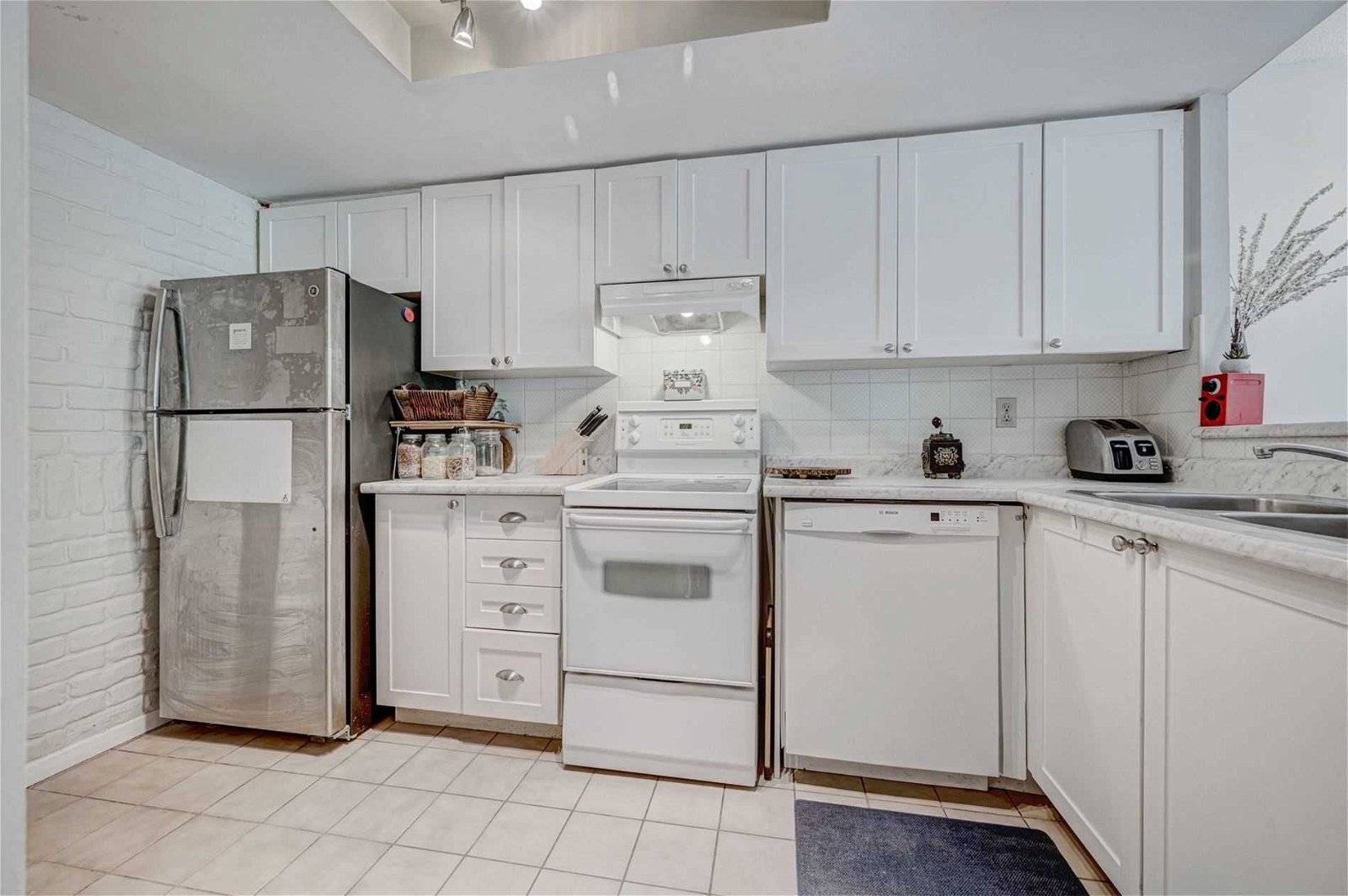 60 Homewood Ave, unit 438 for sale - image #5