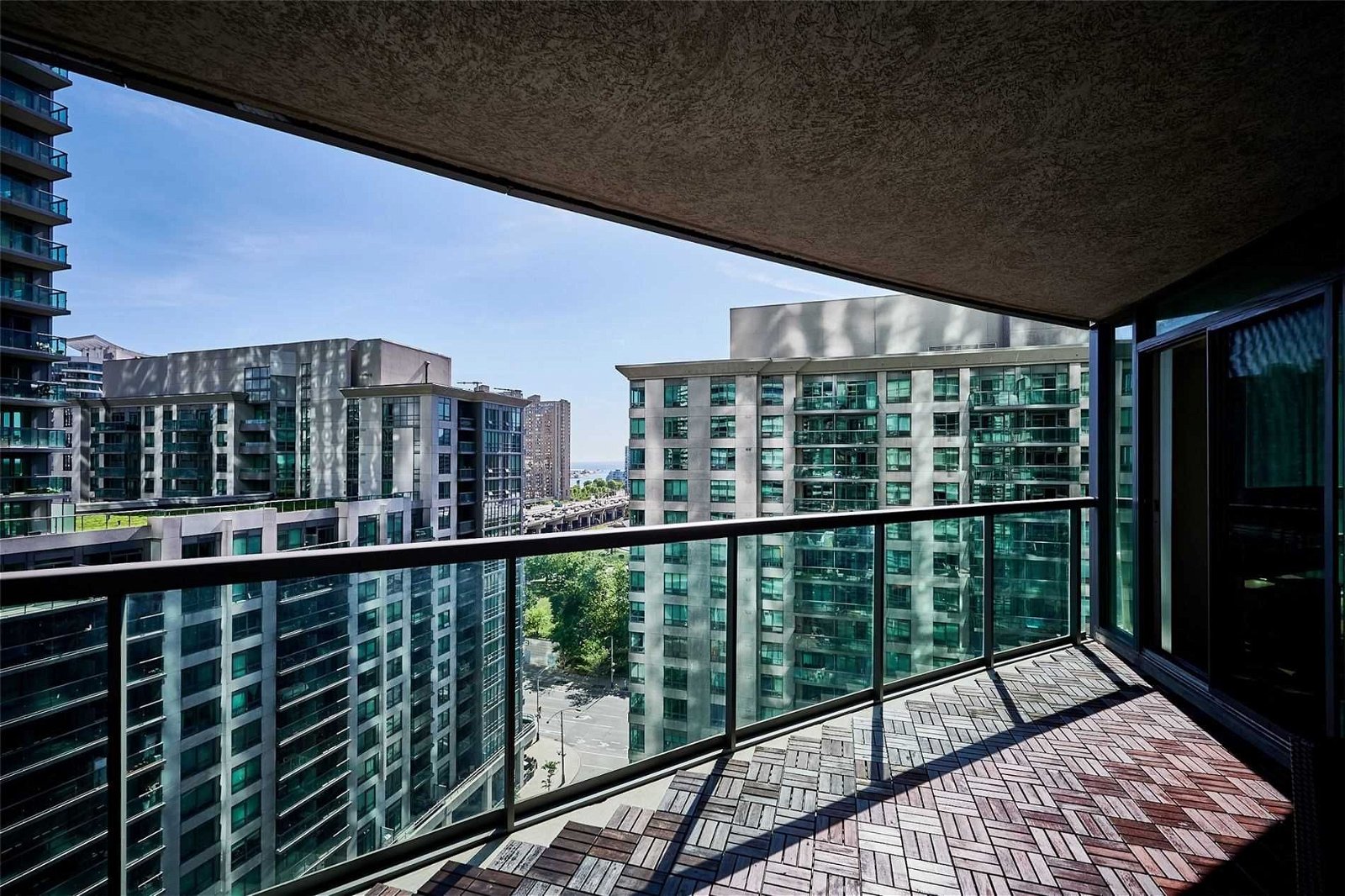 30 Grand Trunk Cres, unit 1711 for sale - image #9