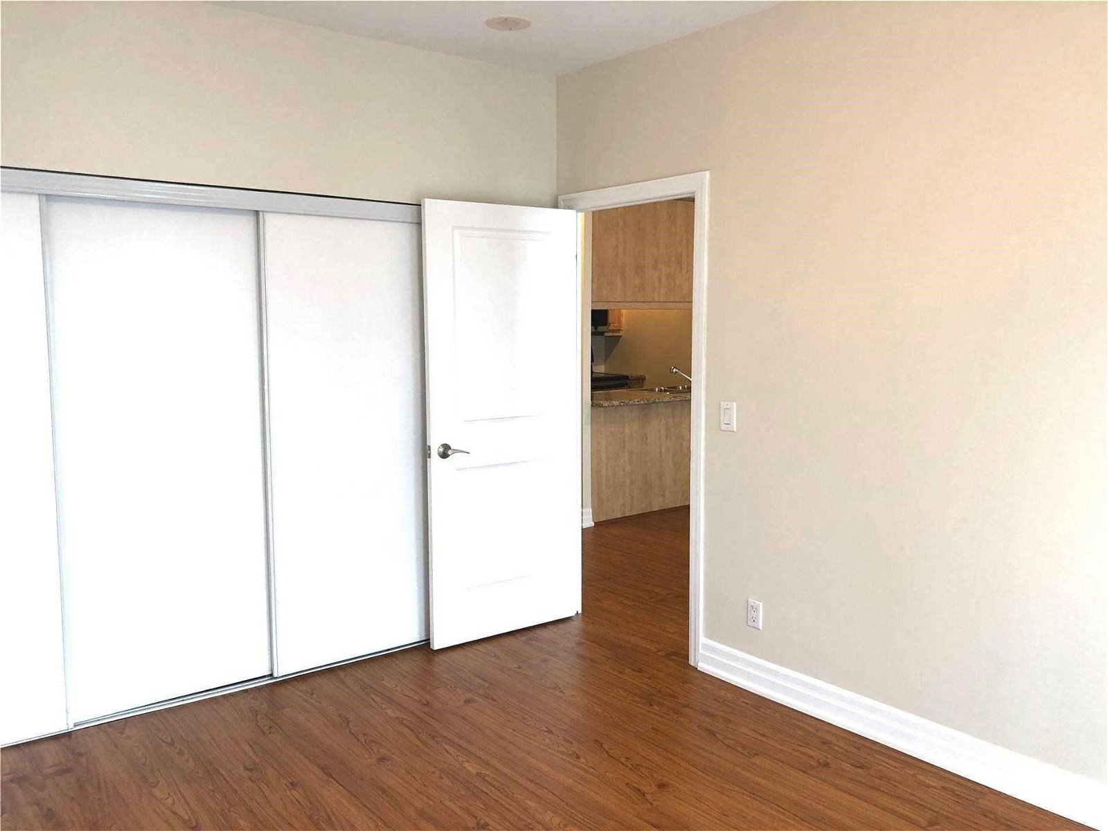 500 St Clair Ave W, unit 1802 for rent - image #28