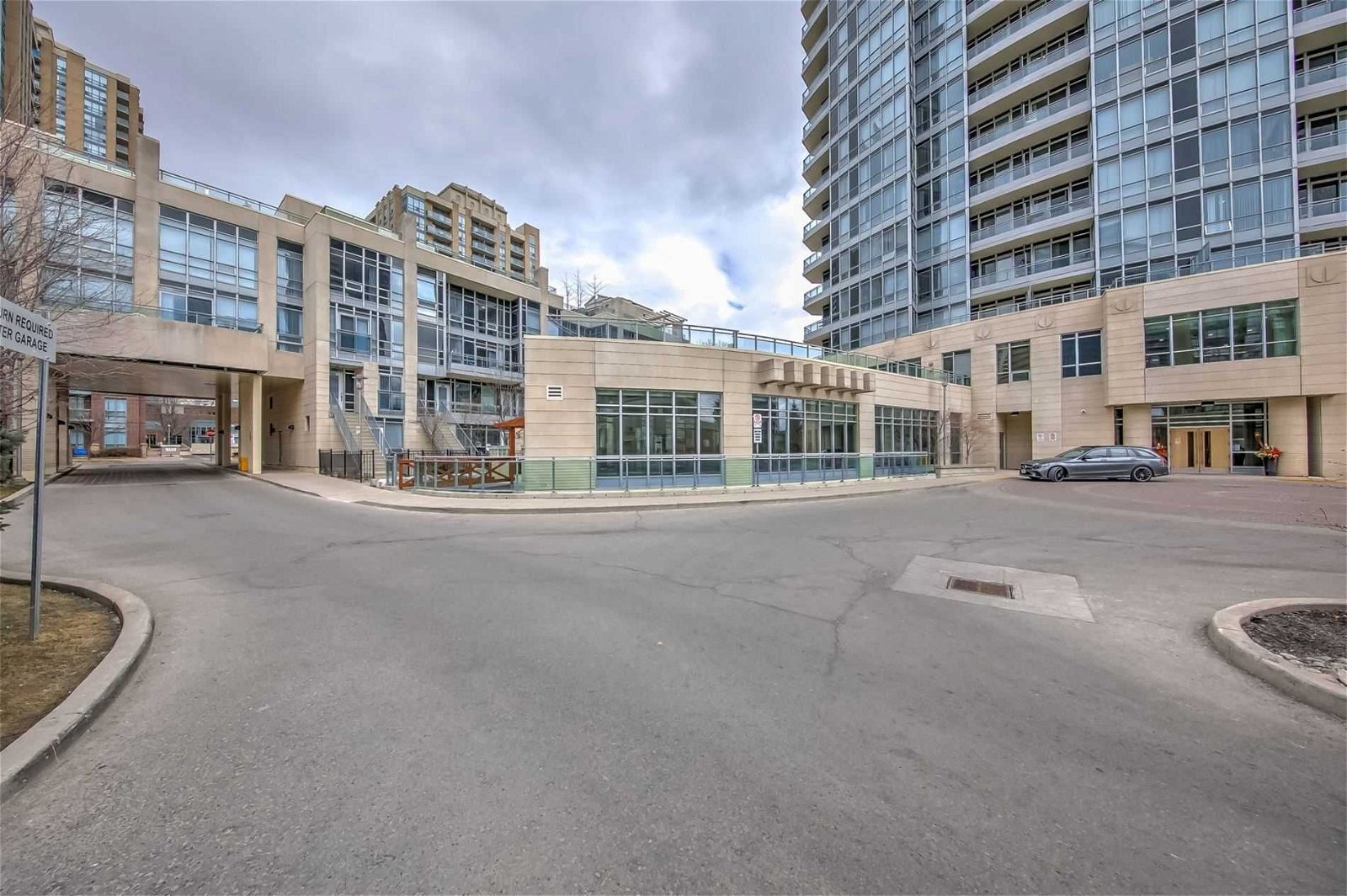 18 Holmes Ave, unit 1015 for sale - image #33