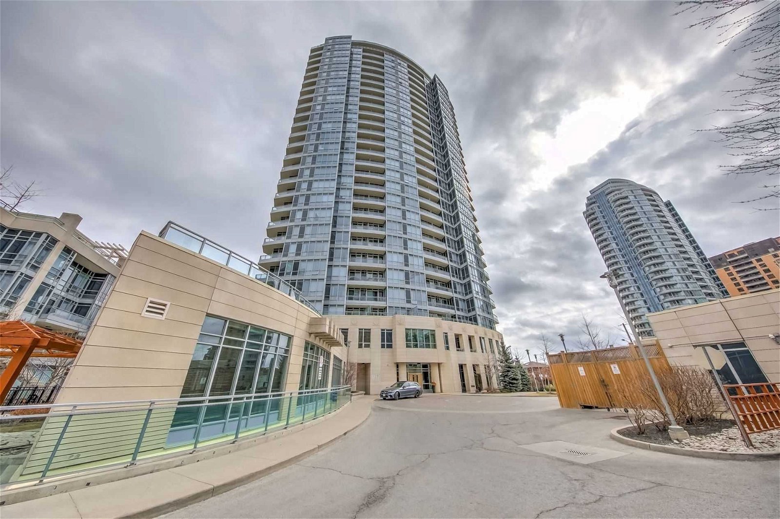 18 Holmes Ave, unit 1015 for sale - image #37
