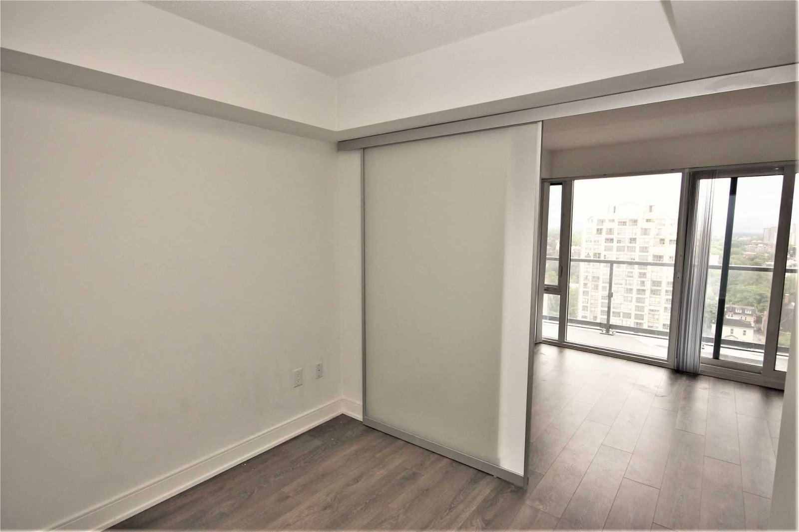 89 Mcgill St, unit 1507 for rent - image #11