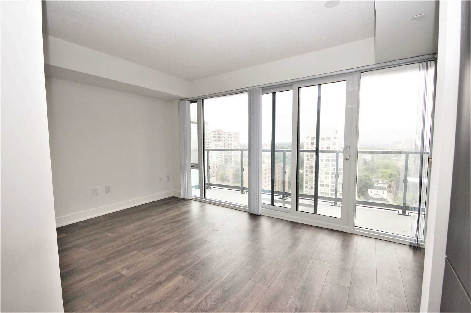 89 Mcgill St, unit 1507 for rent - image #13