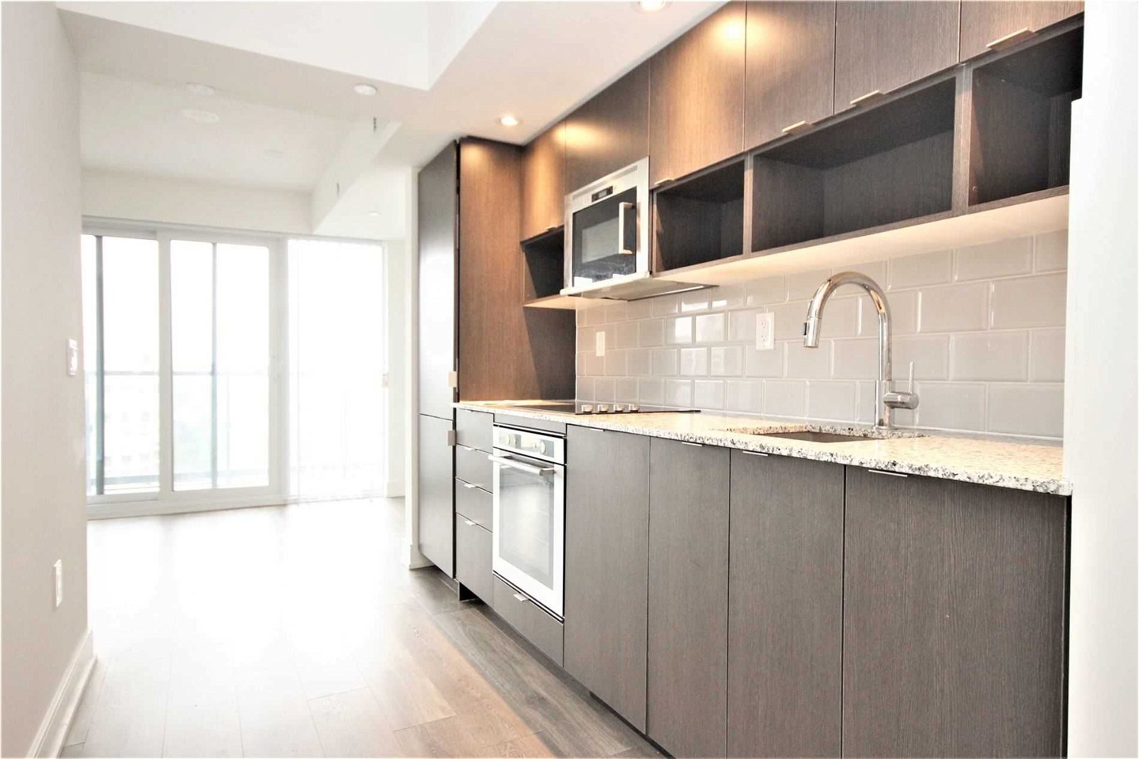 89 Mcgill St, unit 1507 for rent - image #5