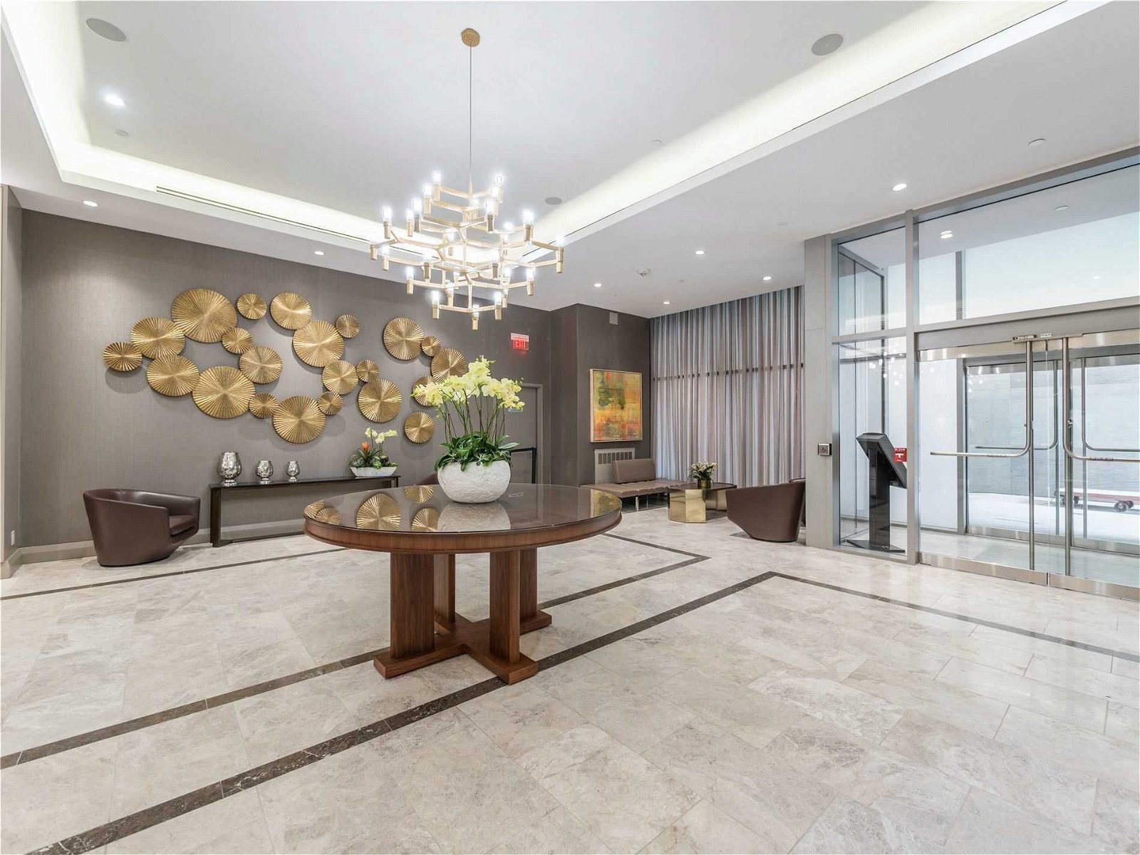155 Yorkville Ave, unit 1510 for sale - image #2