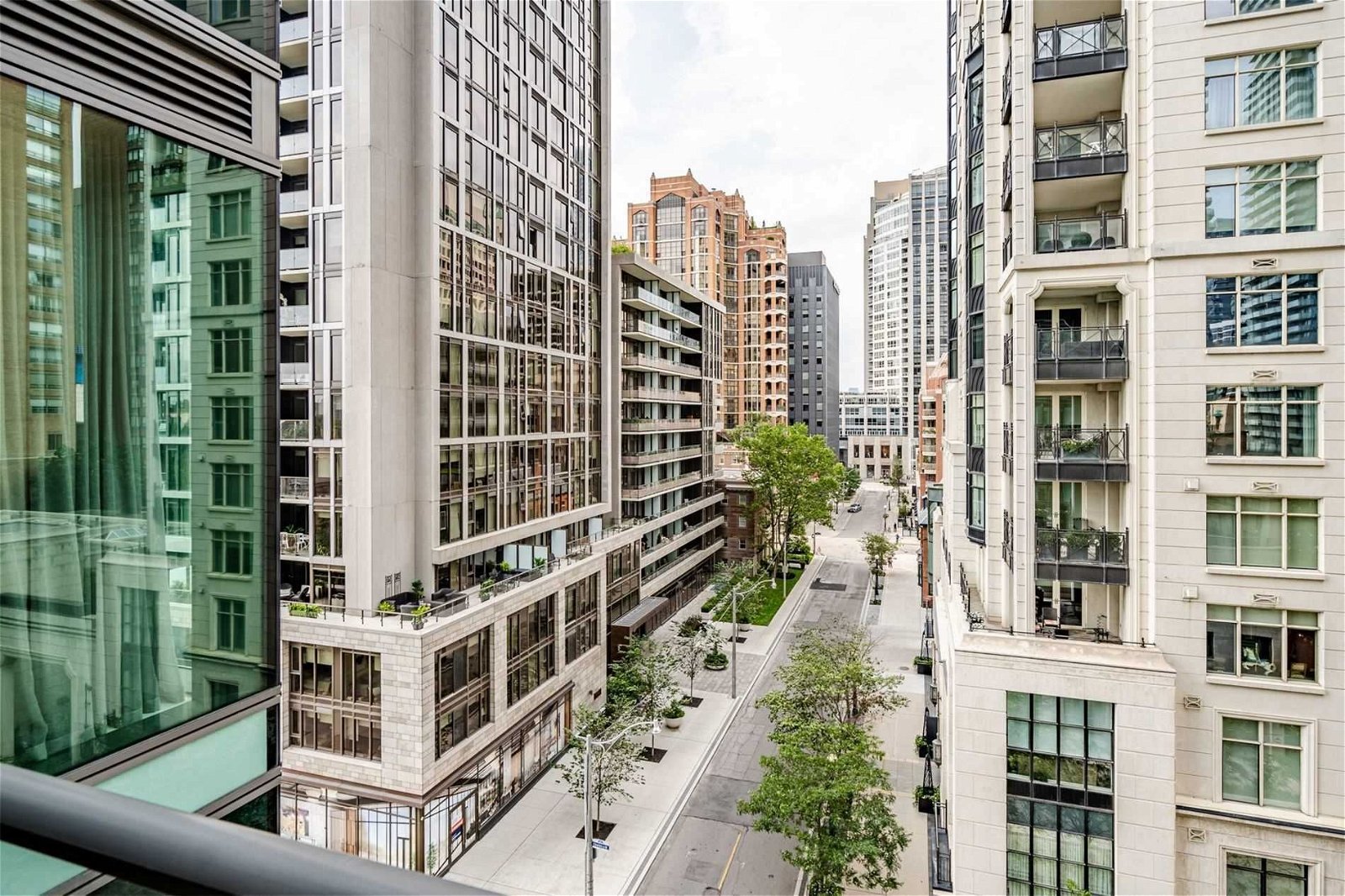 77 Charles St W, unit 601 for sale - image #19
