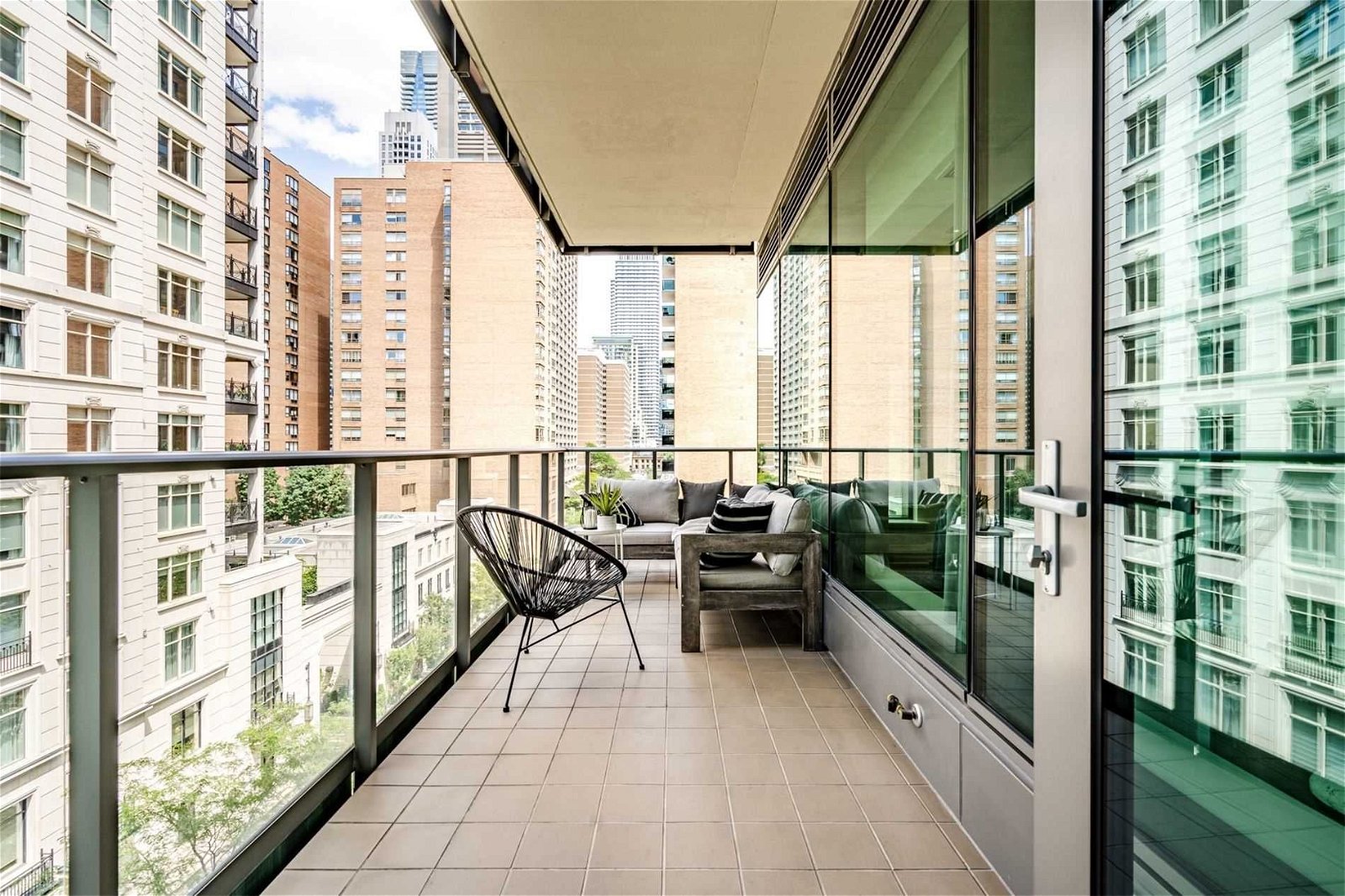 77 Charles St W, unit 601 for sale - image #21