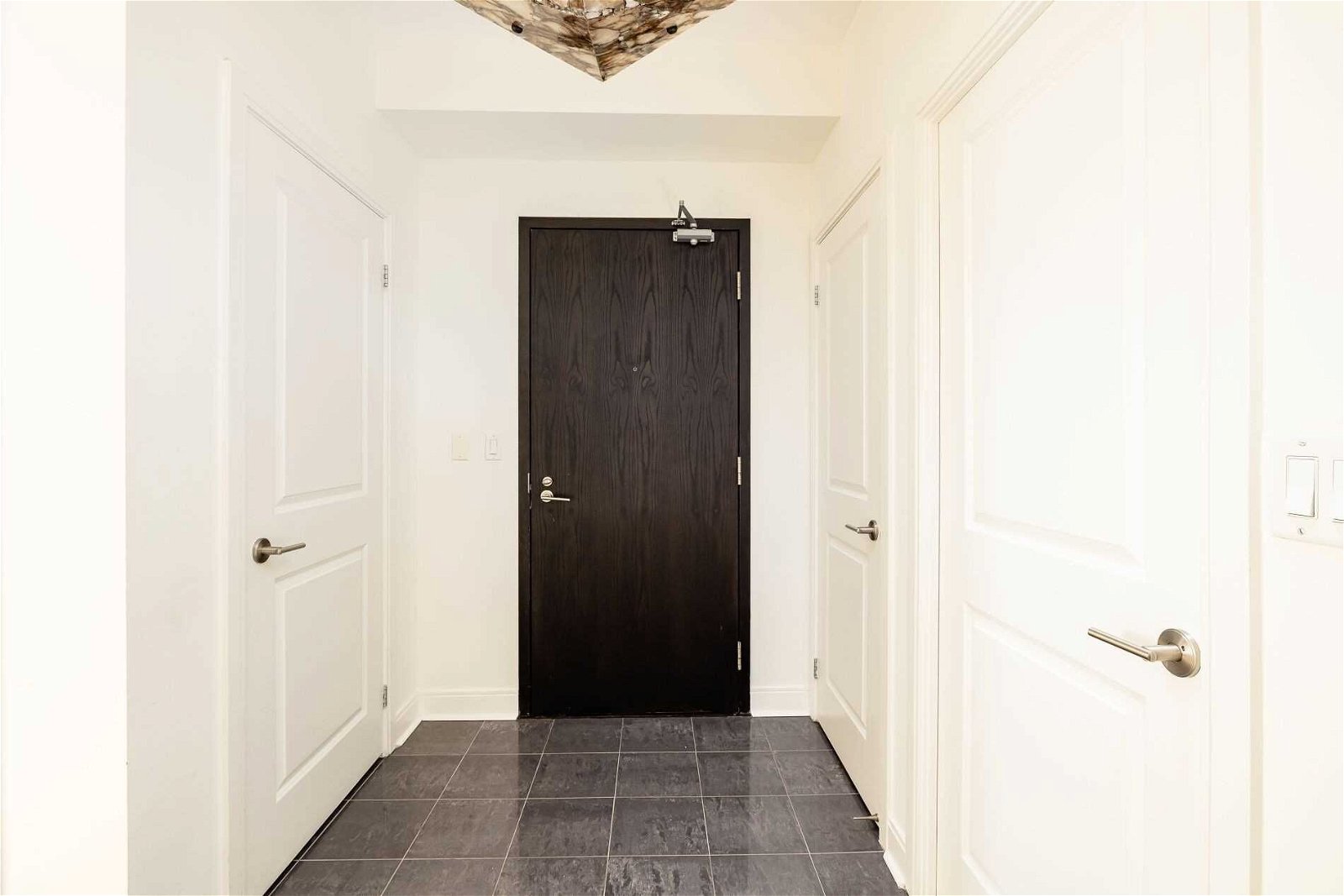 18 Yorkville Ave, unit 3102 for rent - image #2