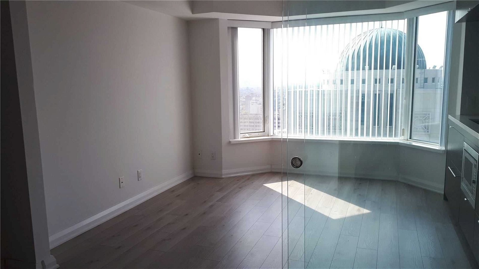 155 Yorkville Ave, unit 3015 for rent - image #7
