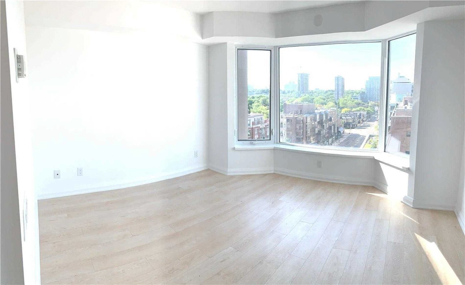 155 Yorkville Ave, unit #1018 for rent - image #2