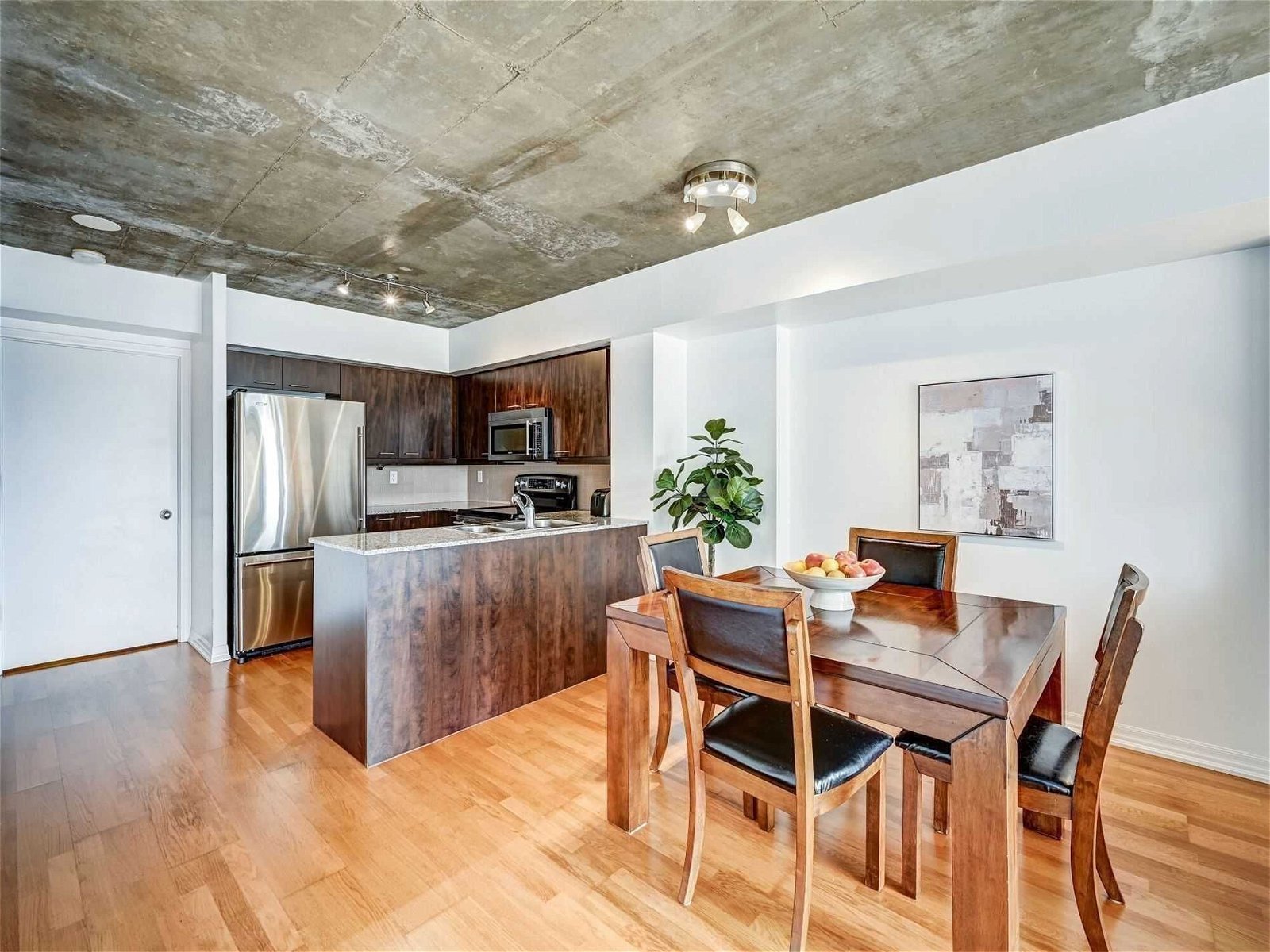 22 Wellesley St E for rent  - image #8