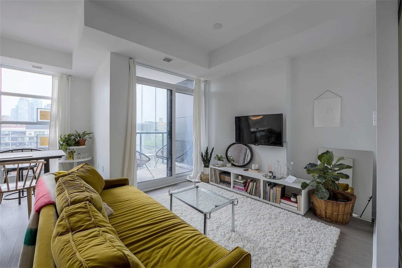501 Adelaide St W, unit 1105 for sale - image #2