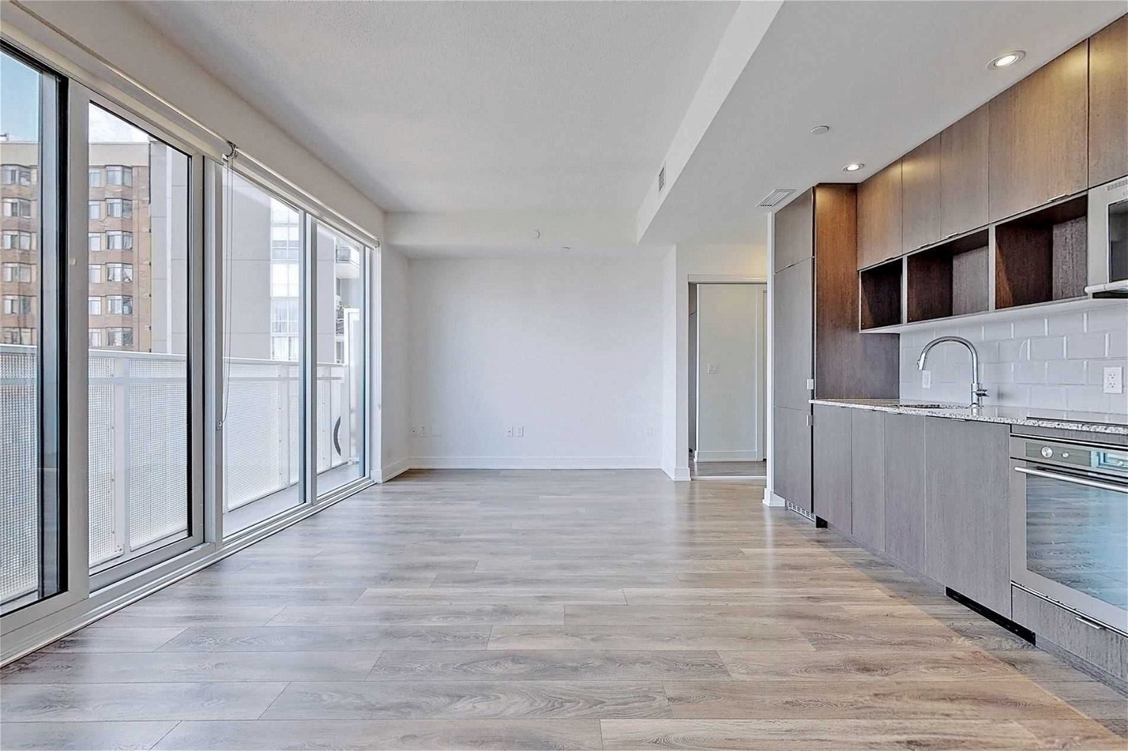89 Mcgill St, unit 1305 for rent - image #19