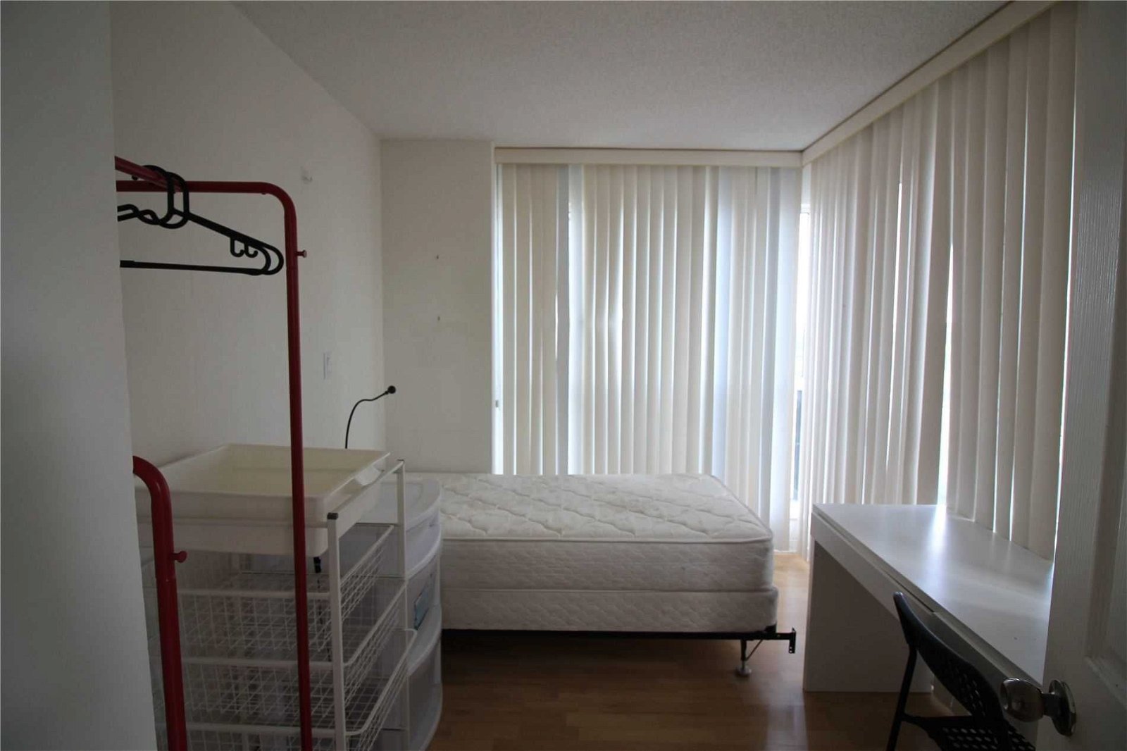 18 Hollywood Ave, unit 1203 for rent - image #3
