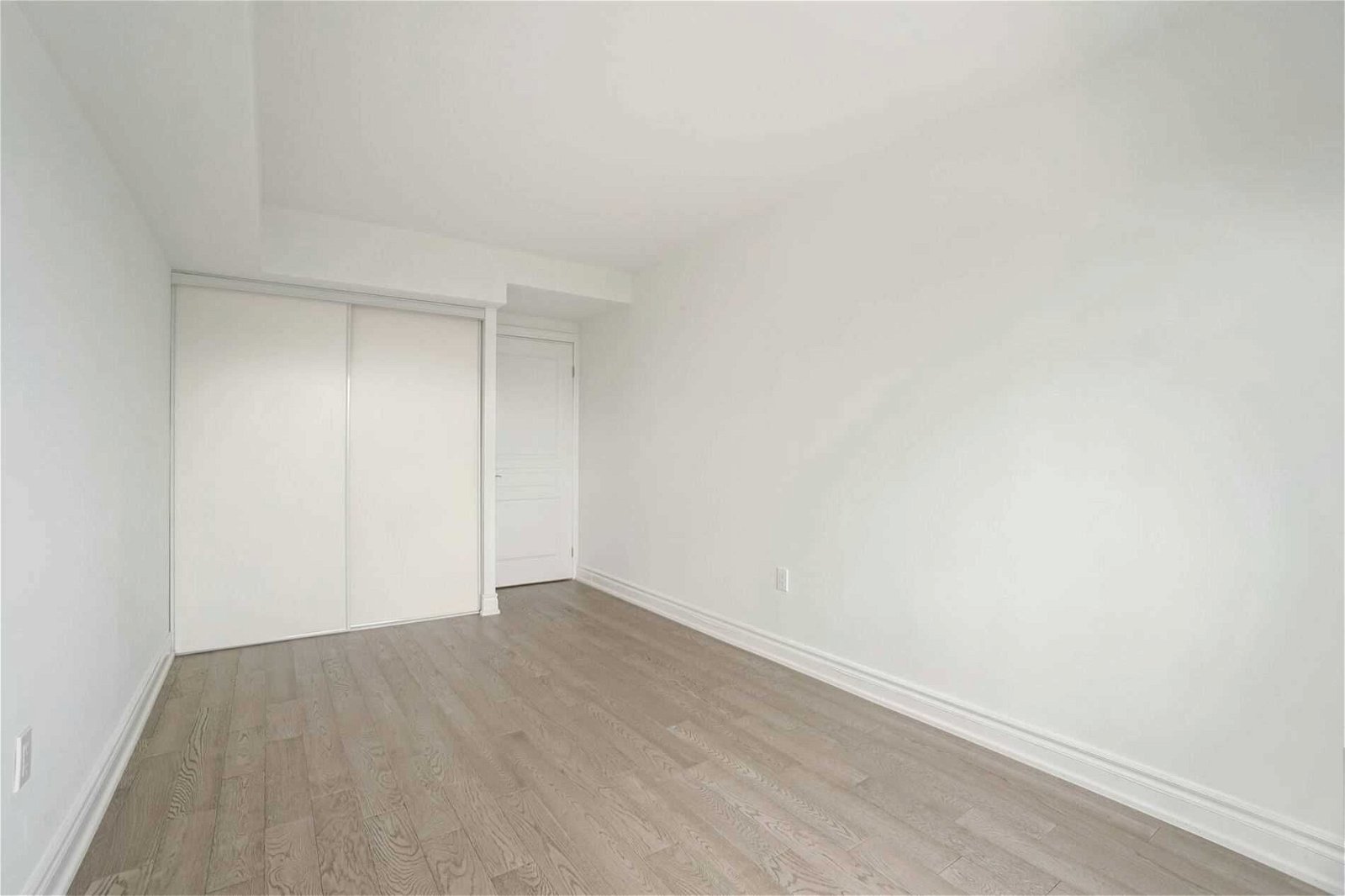 1 Hycrest Ave, unit 806 for sale - image #7