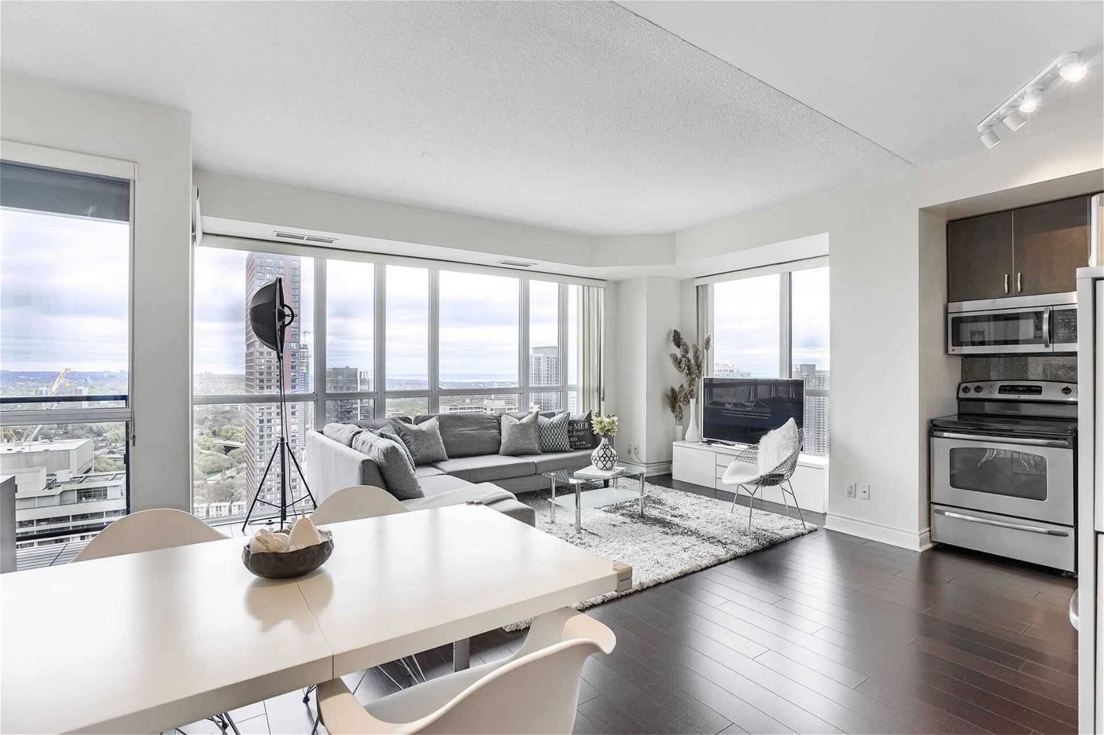 28 Ted Rogers Way, unit 3810 for sale - image #23