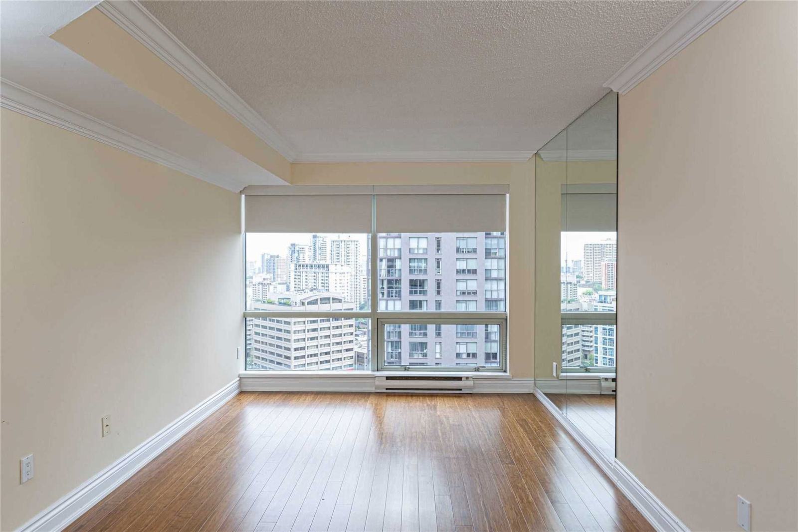 1001 Bay St, unit 2009 for rent