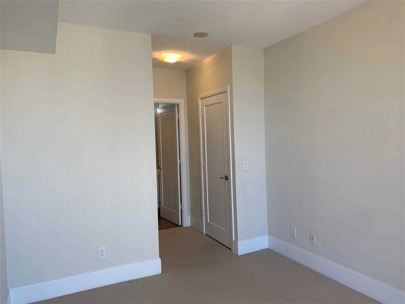 25 Broadway Ave, unit 1804 for rent - image #3