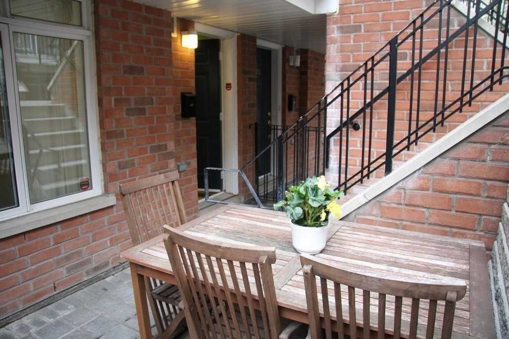 415 Jarvis St, unit 154 for rent - image #2