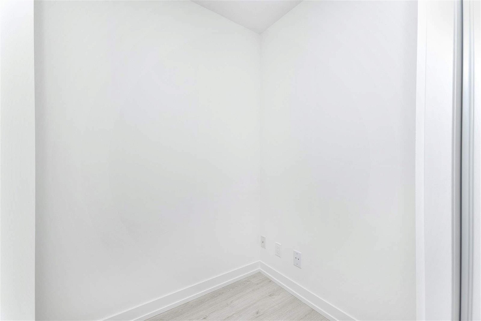 33 Helendale Ave, unit 1807 for sale - image #18