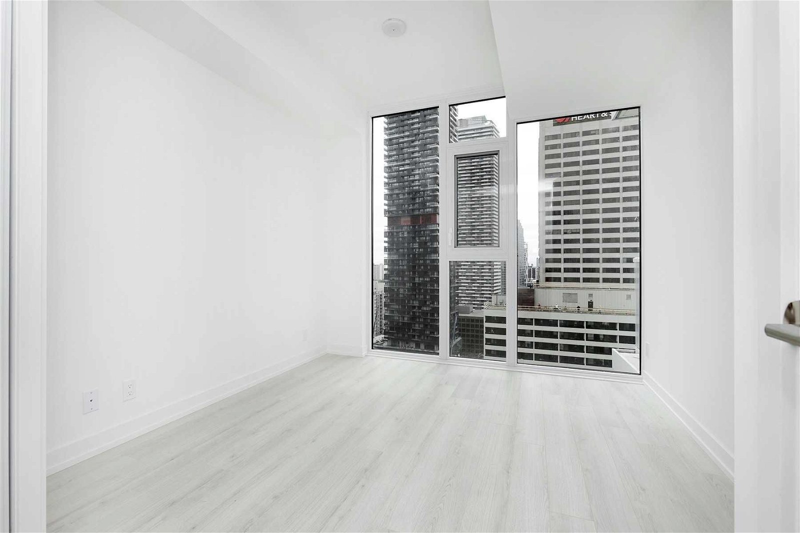 33 Helendale Ave, unit 1807 for sale - image #6