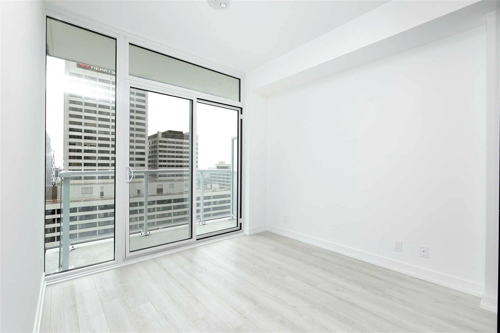 33 Helendale Ave, unit 1807 for sale - image #8