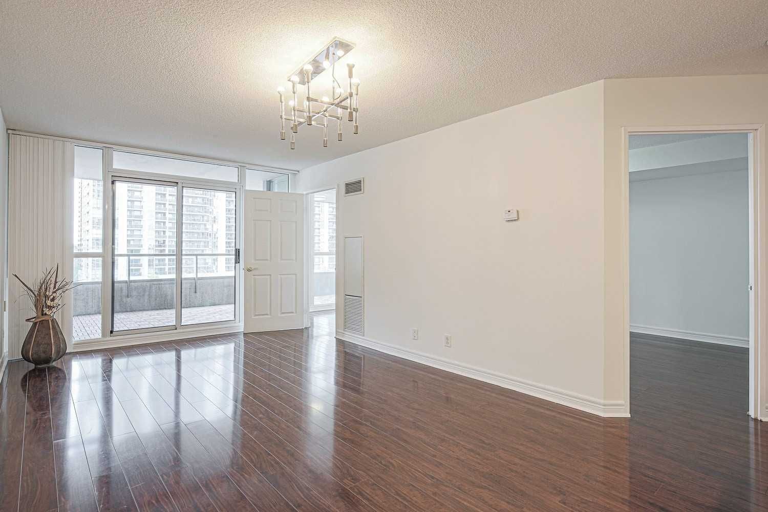 23 Hollywood Ave, unit 811 for sale - image #1