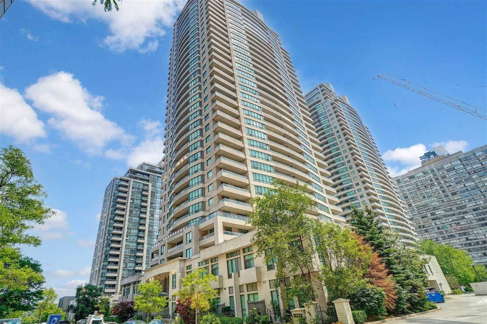 23 Hollywood Ave, unit 811 for sale - image #16